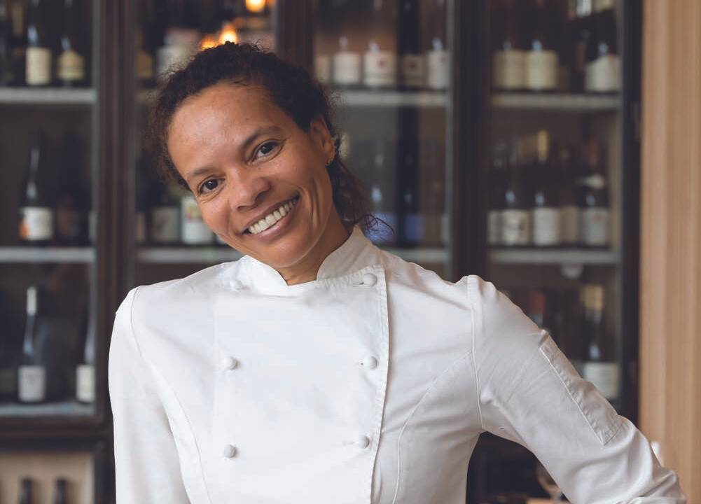 Quem é Alessandra Montagne, chef brasileira que comandará restaurante do Louvre