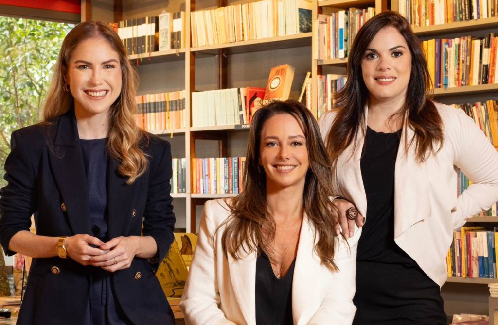 Trio de mulheres especialistas assina livro sobre consentimento