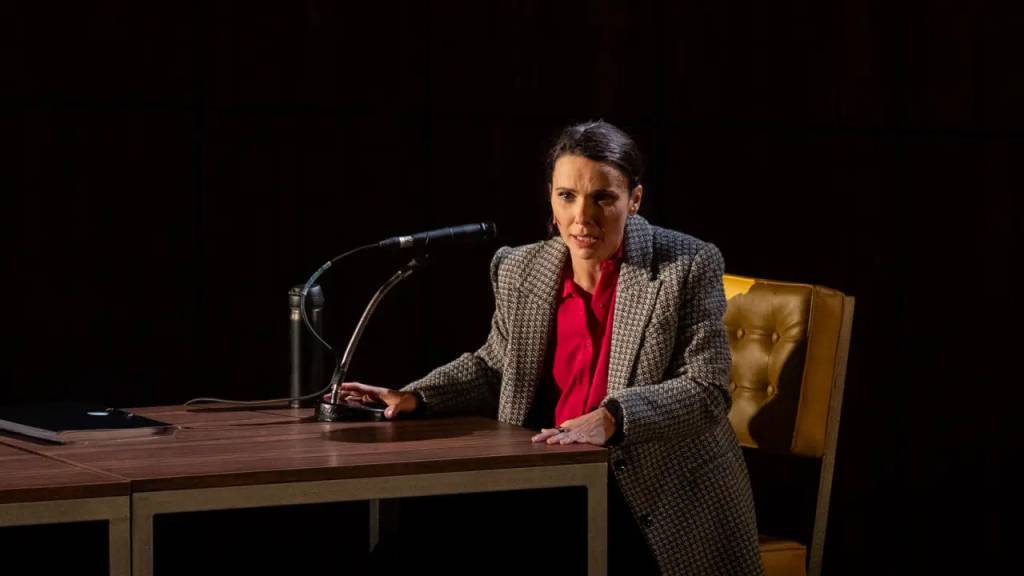 Festival de Teatro de São Paulo estreia com Débora Falabella e Galpão