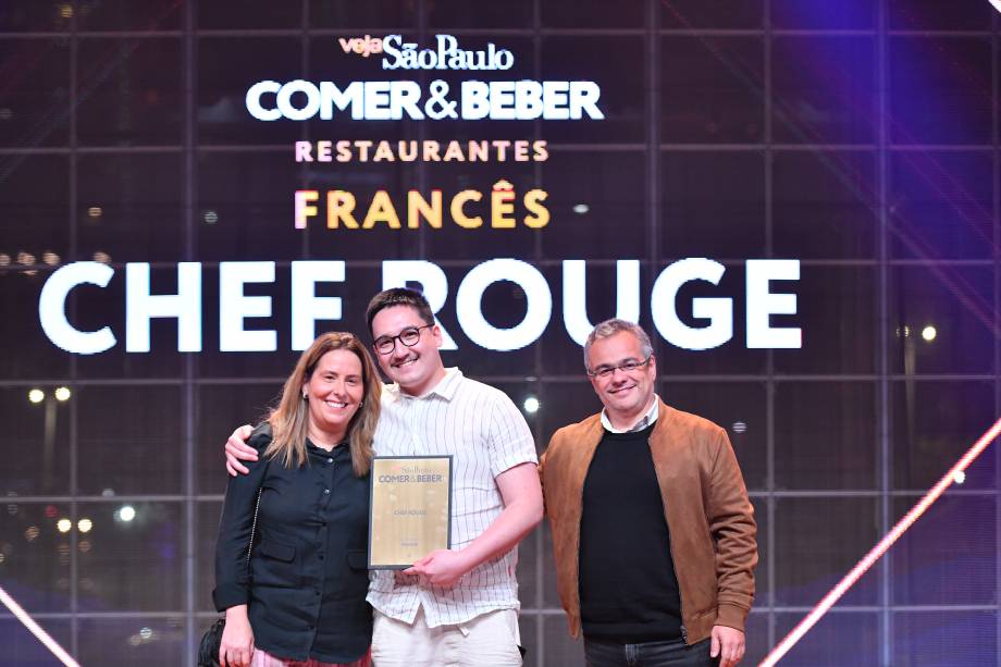 A chef Vanessa Fiuza e o chef-executivo Erick Grossi, e o diretor de reda&ccedil;&atilde;o de Veja Maur&iacute;cio Lima