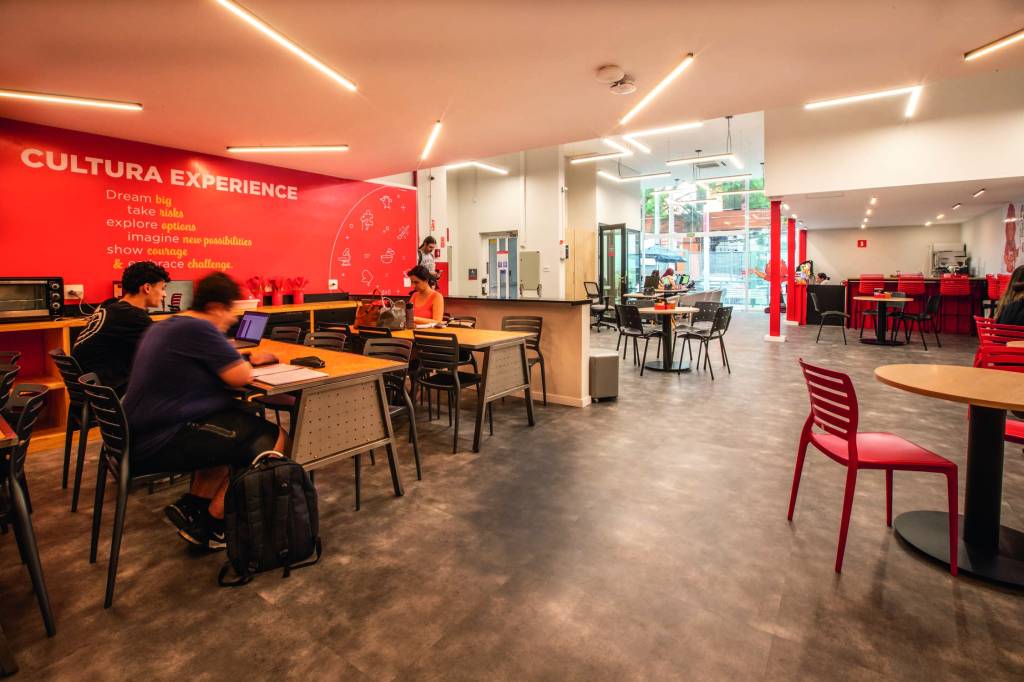 Cultura Inglesa completa 90 anos com planos de expansão