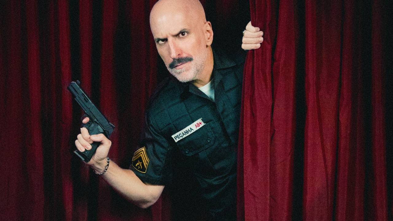 Antonio Tabet no papel de Peçanha: ícone da internet
