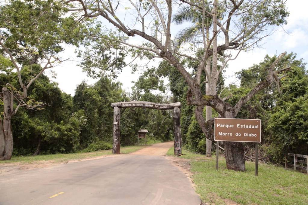 Governo do estado fecha 80 parques por risco de incêndio