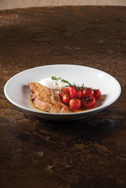 Atlântico 212: olho-de-boi defumadocom tomatinhos e creme azedo Atlântico 212: olho-de-boi defumadocom tomatinhos e creme azedo