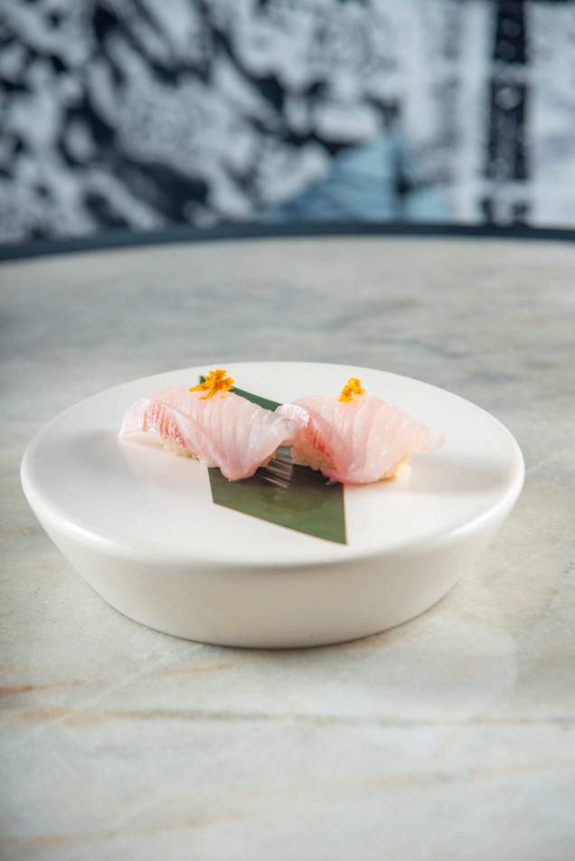 Fish-Wan: dupla de sushis de robalo Fish-Wan: dupla de sushis de robalo