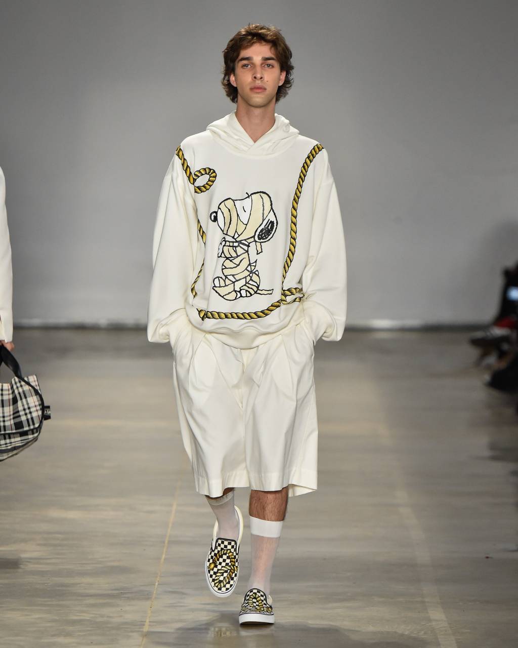 Look com estampa do Snoopy, À La Garçonne Look com estampa do Snoopy, À La Garçonne