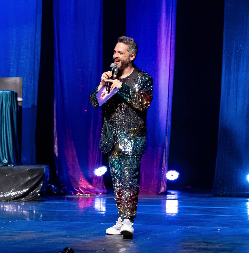 Comediante Bruno Motta realiza nova edição da Gongada Drag