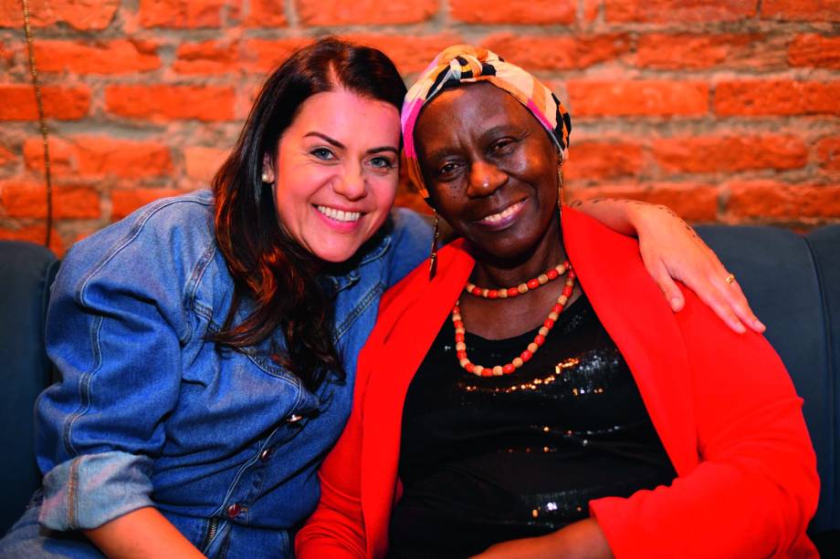 A chef Jana&iacute;na Torres com a benfeitora social V&oacute; Tutu, entrevistadas do Cozinha do Loren&ccedil;ato
