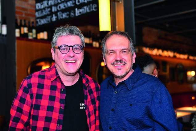 O colunista do Estad&atilde;o Giba Amendola e Arnaldo Loren&ccedil;ato