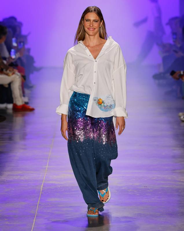 A apresentadora Fernanda Lima, no desfile The Paradise A apresentadora Fernanda Lima, no desfile The Paradise