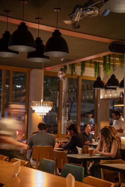 Orão Bar: o salão da casa recém-aberta no Itaim Bibi Orão Bar: o salão da casa recém-aberta no Itaim Bibi