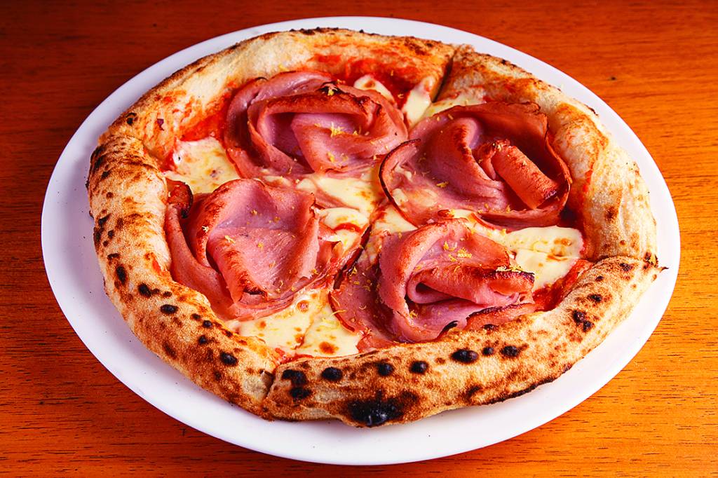 Cuevas é uma portinha que vende pizzas “made in Lapa”