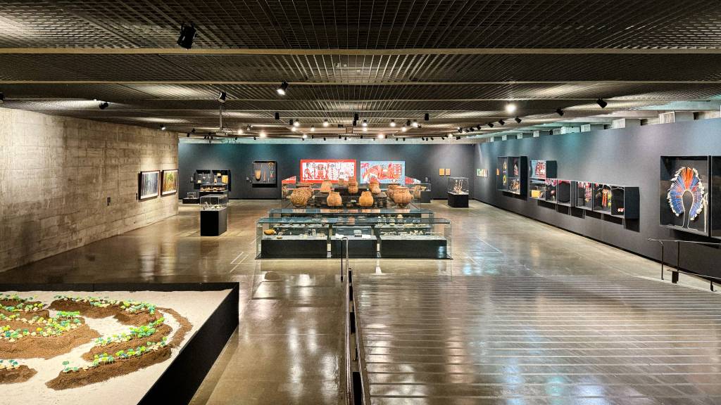 Nova exposição no MuBE discute exploração da floresta Amazônica