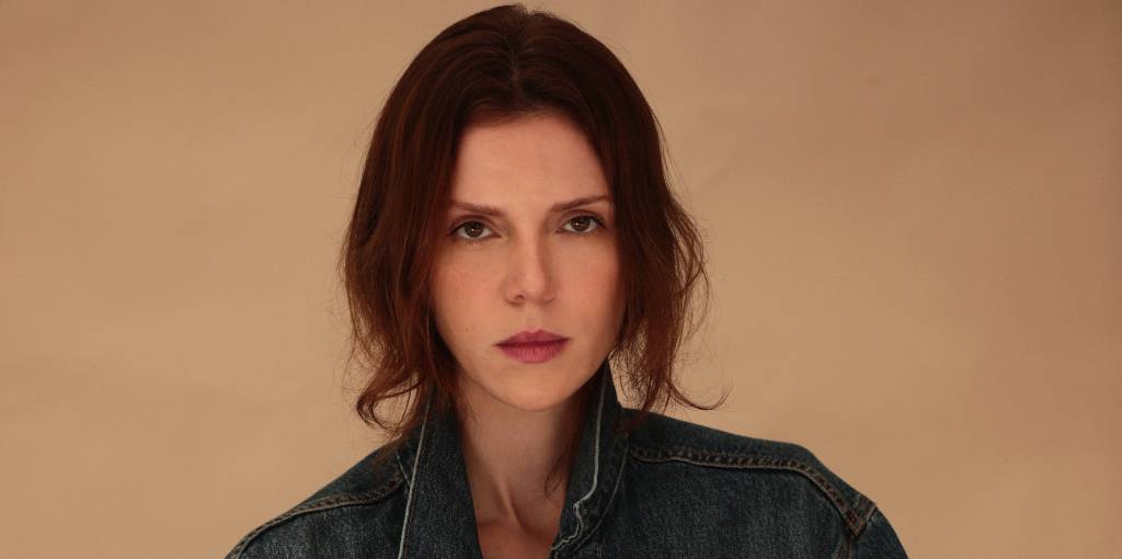 Larissa Ferrara prepara adaptação teatral do filme ‘Closer: Perto Demais’