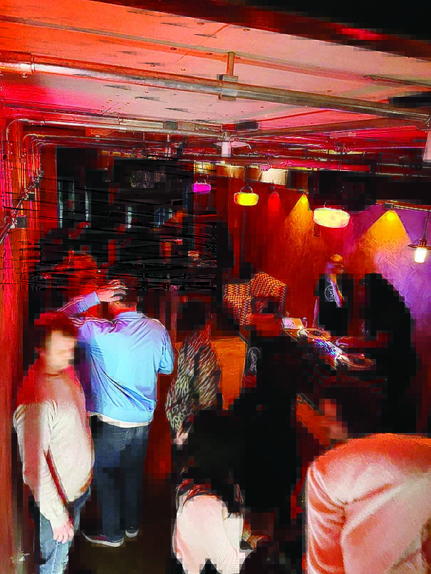 Katarina Bar, do DJ KL Jay, abre as portas aos poucos