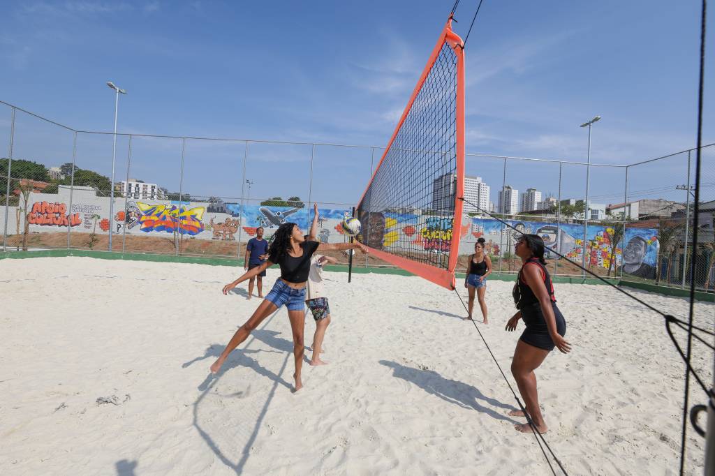 54075288796_17d8f3f828_o Quadra do complexo Genaro de Carvalho, no Jabaquara, e, nos destaques, o terreno que se tornou um espaço para desfrute da população