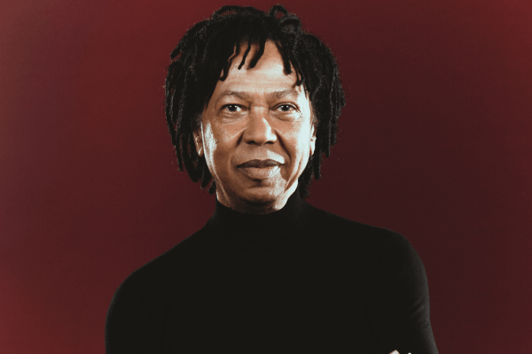 Djavan anuncia turnê, título de novo disco e data de lançamento