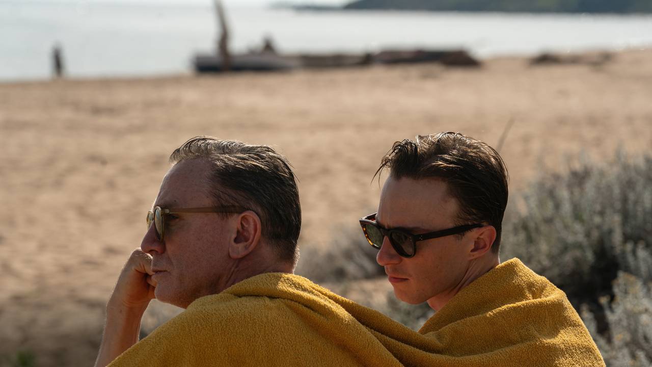 Lee (Craig) e Gene (Starkey): romance em 'Queer'