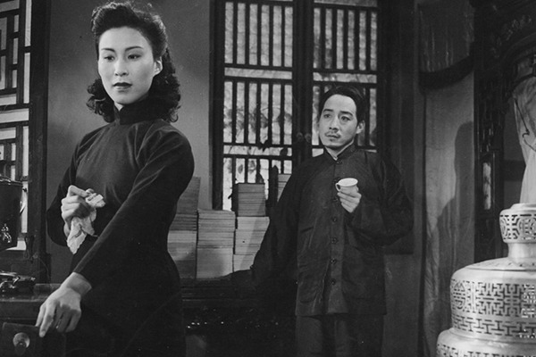 Cena do filme 'Primavera numa Pequena Cidade', de Fei Mu, um dos destaques da programação