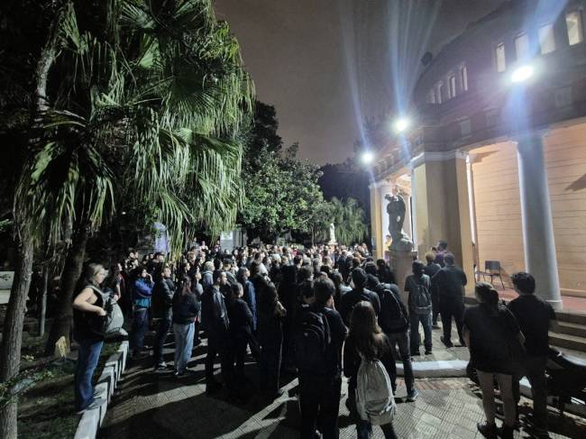 Passeio noturno pelo cemit&eacute;rio da Consola&ccedil;&atilde;o