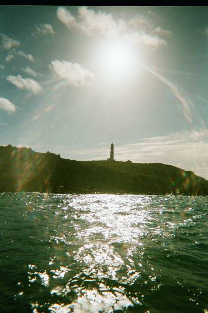 Farol na Ilha de Santa Bárbara: passeio de catamarã
