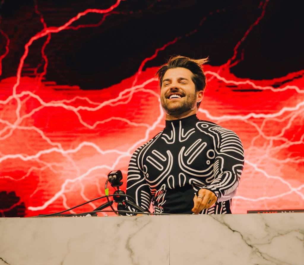 “Sou visto como um artista pop, mas tenho que ter liberdade”, diz Alok