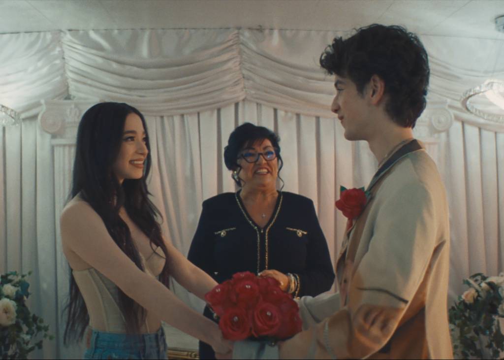 ‘Anora’ é um deleite e merece reconhecimento das grandes premiações