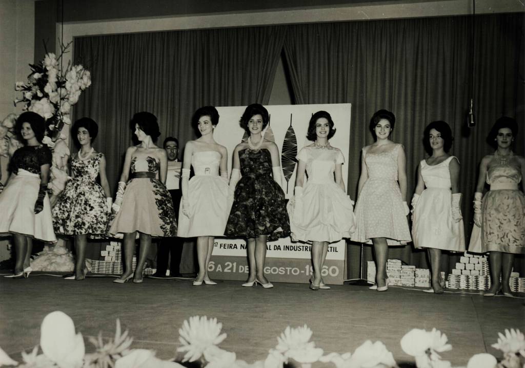 Museu da Bolsa do Brasil destaca moda nacional em nova mostra