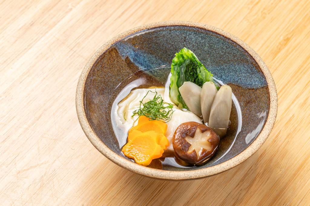 “Sopa da sorte” japonesa, ozoni é servido no Aizomê