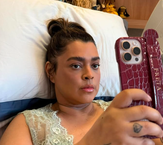 Preta Gil em hospital