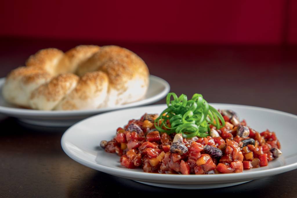 Mag, primeiro restaurante do chef Pedro Pineda, é inspirado no Bom Retiro