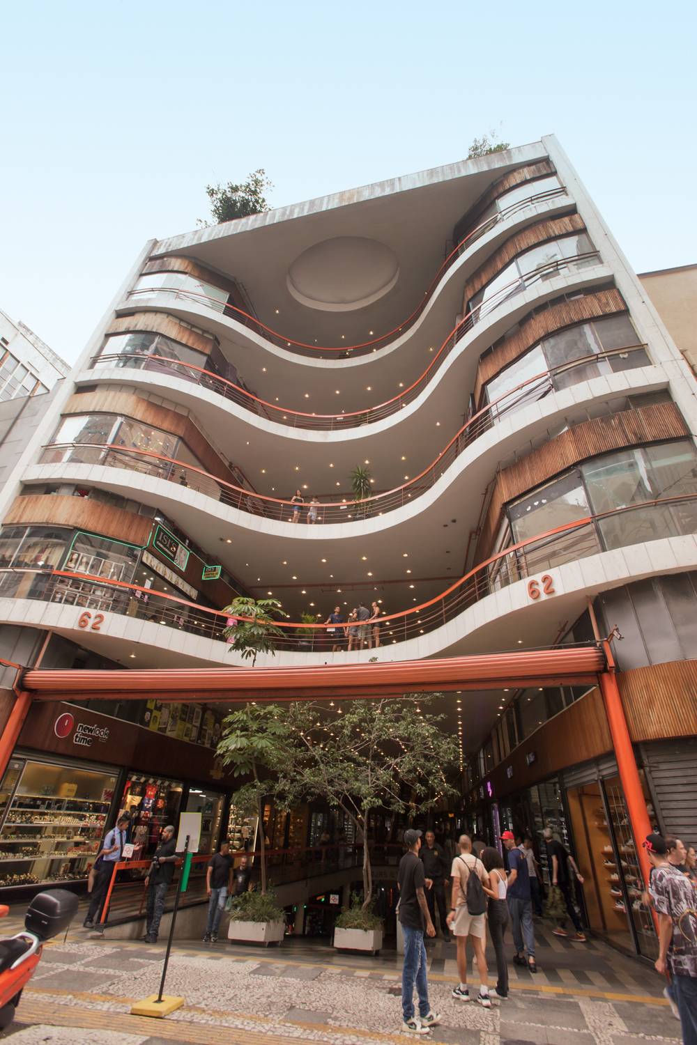 A fachada da Rua 24 de Maio: edif&iacute;cio tombado em 1992