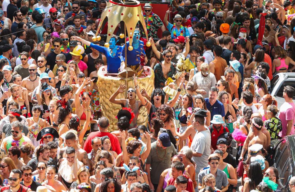 Carnaval 2025: “doença do beijo” pode atrapalhar a diversão