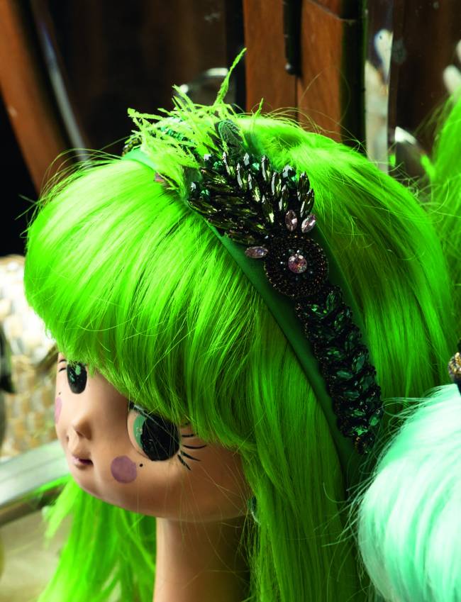 São Paulo, SP 03/02/2024 LOOKS DE CARNAVAL EM BRECHÓS – Foto: Leo Martins tiaras-para-deixar-qualquer-look-com-cara-de-carnaval