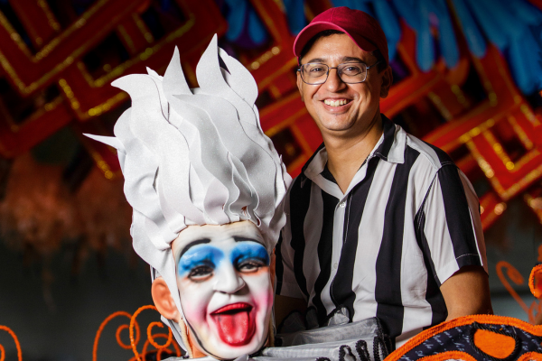 Vai-Vai celebra Zé Celso e carnavalesco paulistano estreia na Mangueira