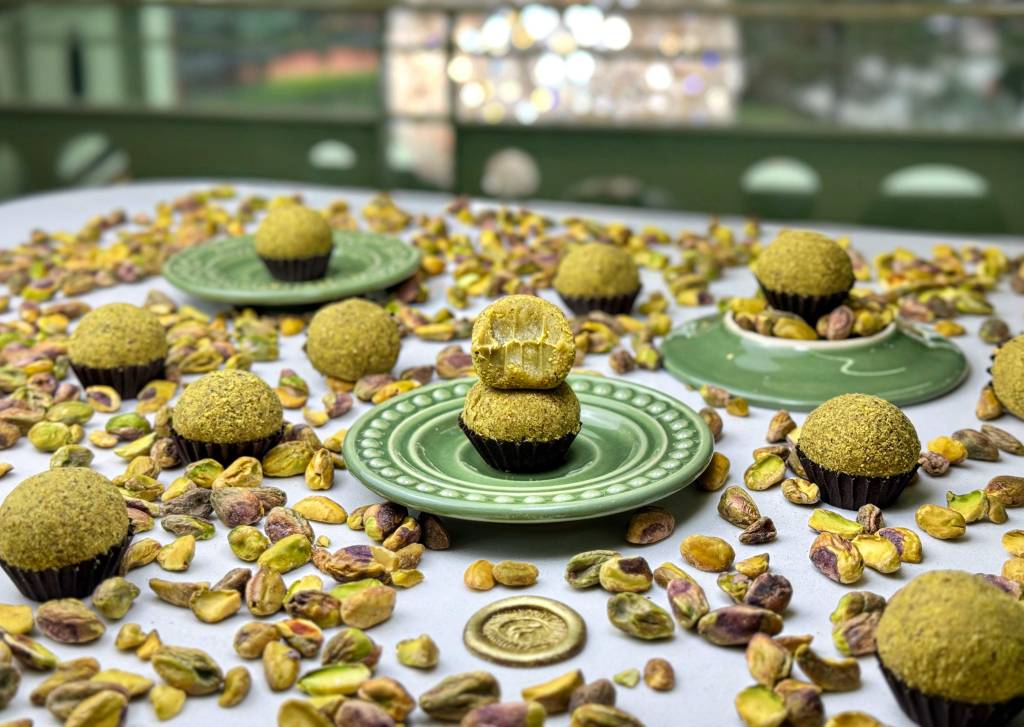 De graça: Flakes distribui 7 000 brigadeiros no Dia do Pistache