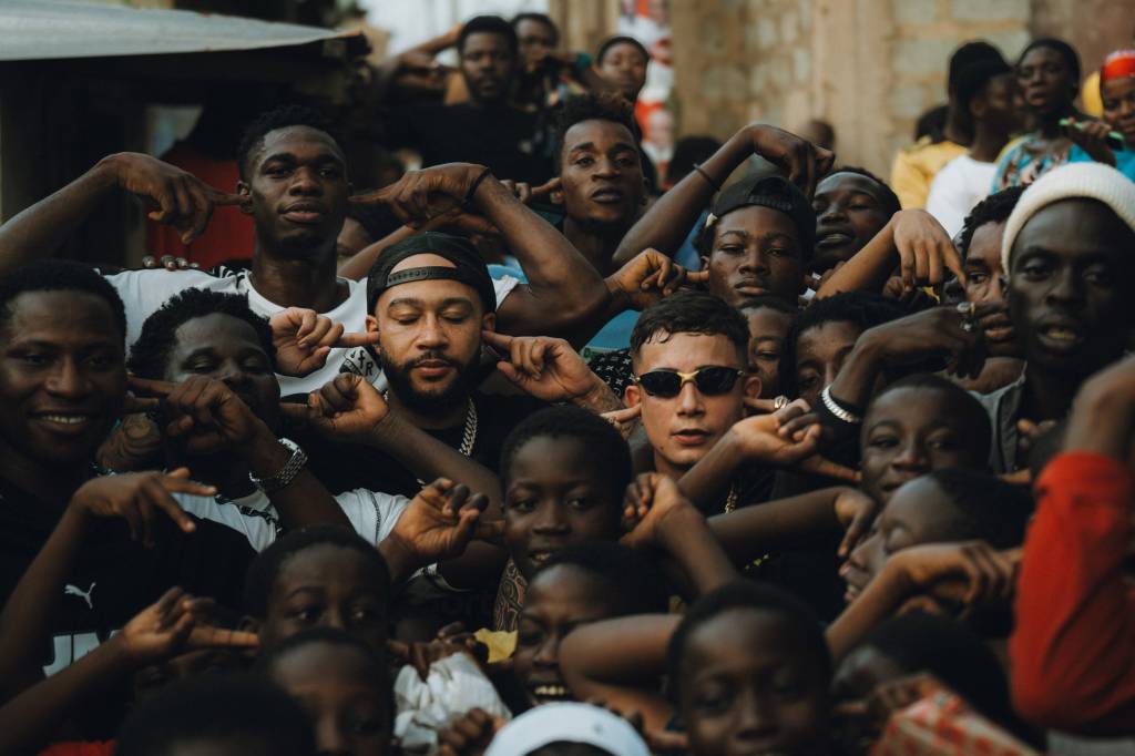 Memphis Depay e MC Hariel rimam sobre superação e Corinthians em EP