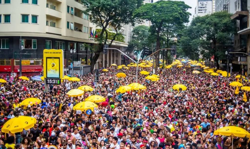 Vai pro bloco? Confira dicas do que levar para curtir o Carnaval sem perrengue