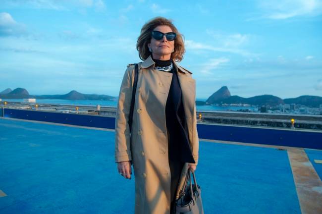 Vale Tudo Chegada de Odete ( Débora Bloch )