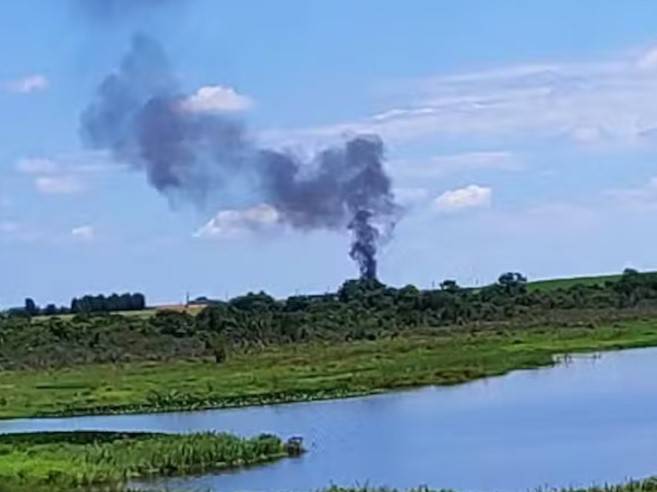 Avião de pequeno porte cai e deixa dois mortos no interior de SP
