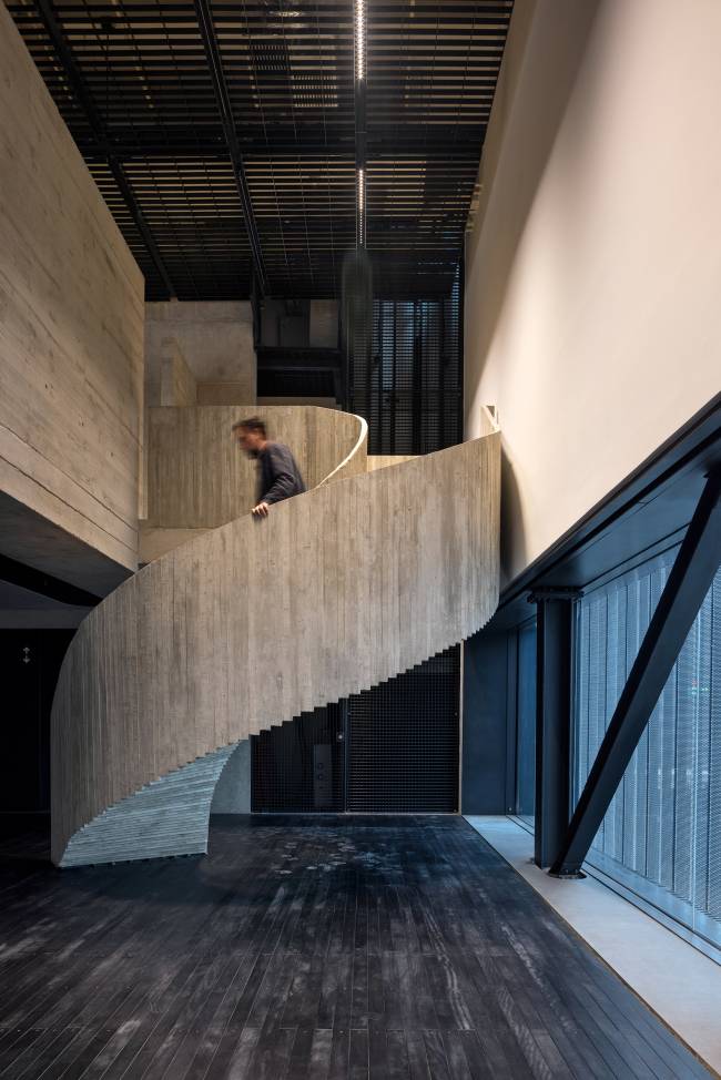 masp pietro bardi Escada no 9° andar do novo prédio do Masp