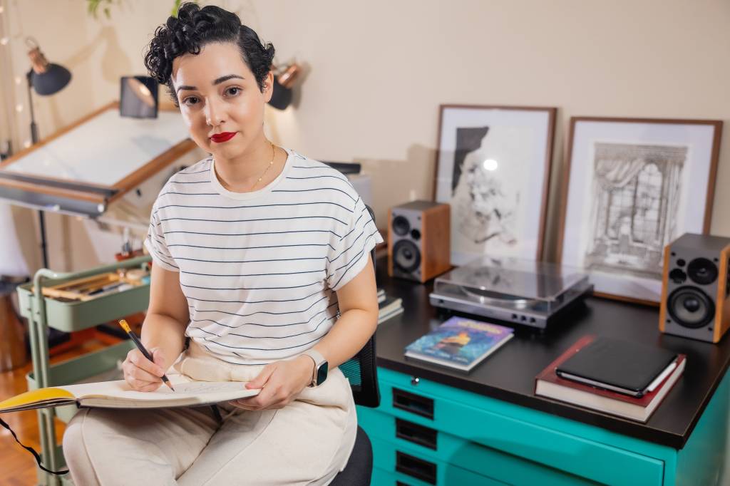 Quadrinista de SP que brilha no cenário internacional, Bilquis Evely aguarda lançamento de projeto autoral