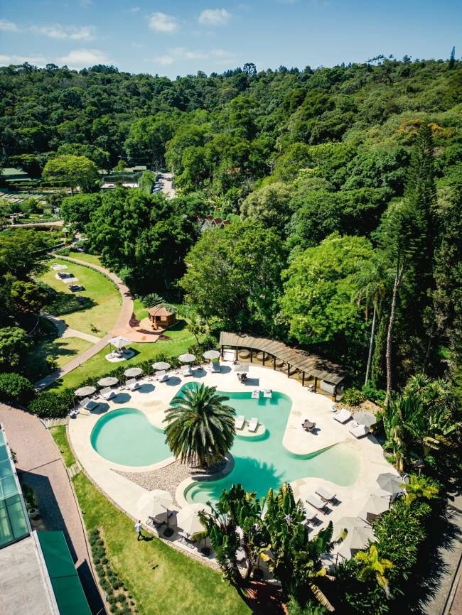 unique-garden-piscina