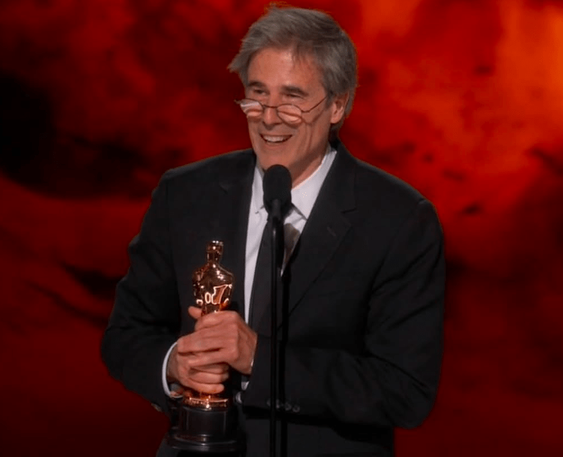 Walter Salles discursa ao receber o Oscar de Melhor Filme Internacional