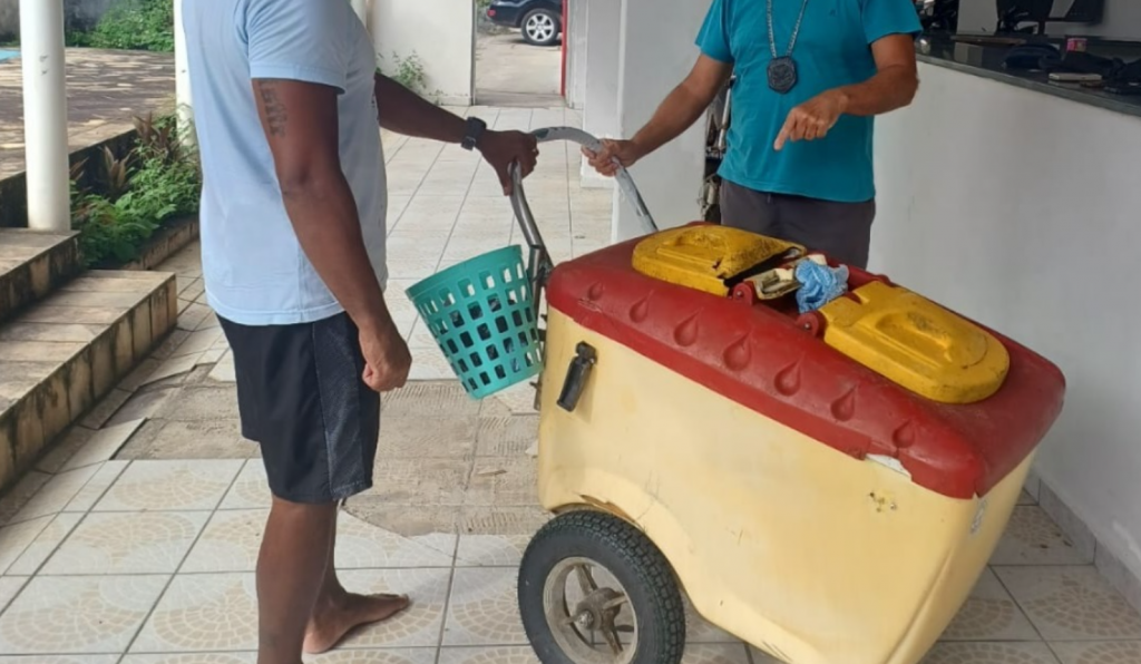 Polícia prende suspeito de traficar drogas em carrinho de sorvete no litoral