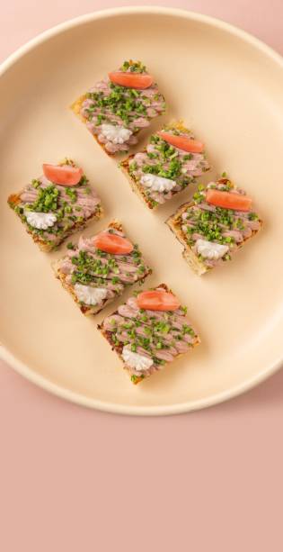 Canapés de patê de fígado de galinha, do Alba Canapés de patê de fígado de galinha, do Alba