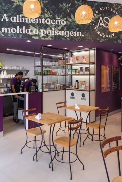 ASA Açaí: espaço para experimentar os itens da loja ASA Açaí: espaço para experimentar os itens da loja