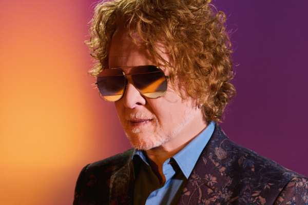 Mick Hucknall, do Simply Red: “O que fazer quando meus cabelos ficarem brancos?”