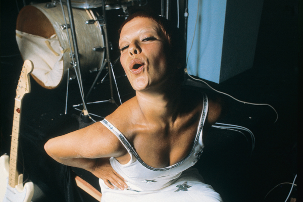 Elis 80 anos: nova edição de biografia e show especial celebram seu legado