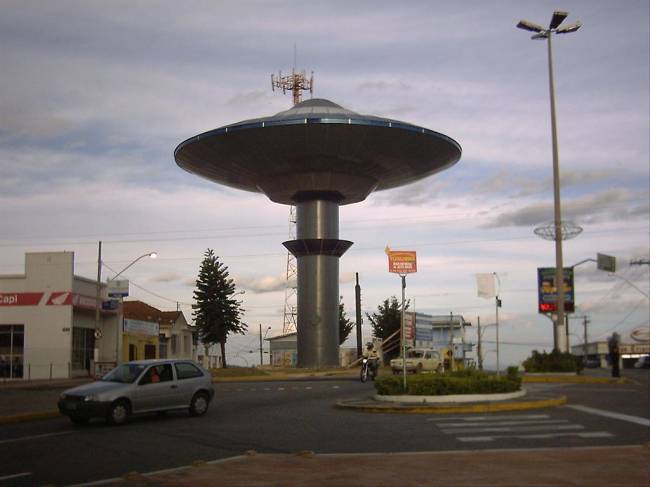 Disco_Voador_-_Varginha_-_MG_-_panoramio Disco_Voador_-_Varginha_-_MG_-_panoramio